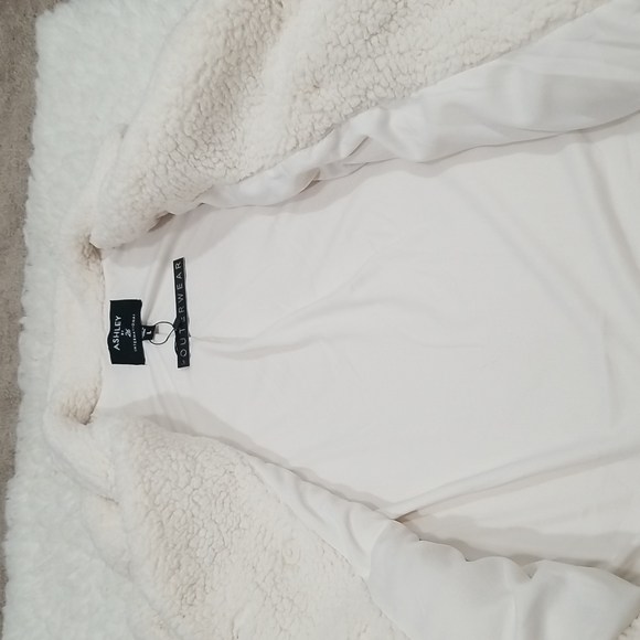 Ashley Outwear Faux Fur Winter Pea Coat Doble Breasted.  L - Picture 9 of 14